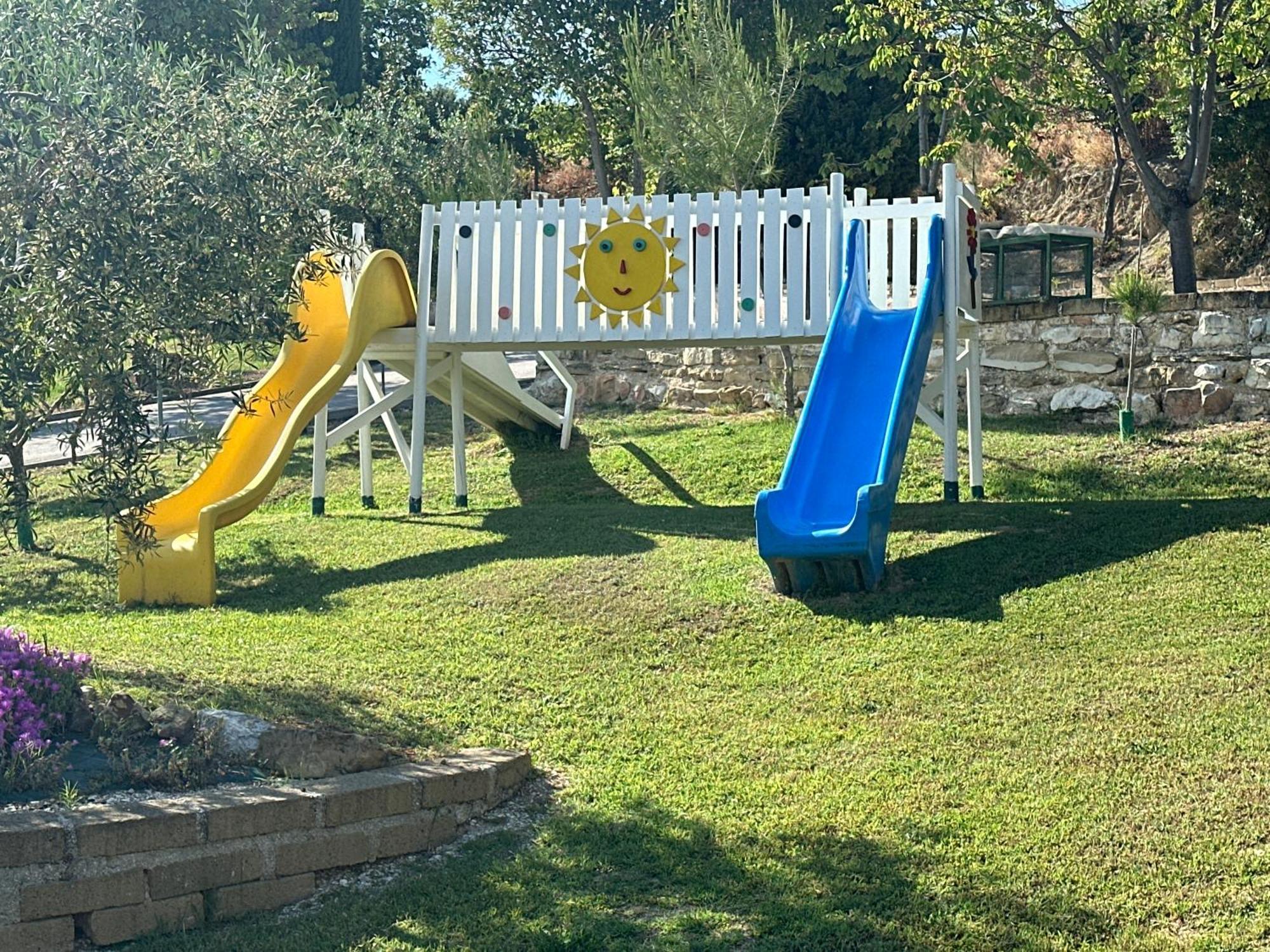 Agriturismo Case Al Sole Лорето Экстерьер фото