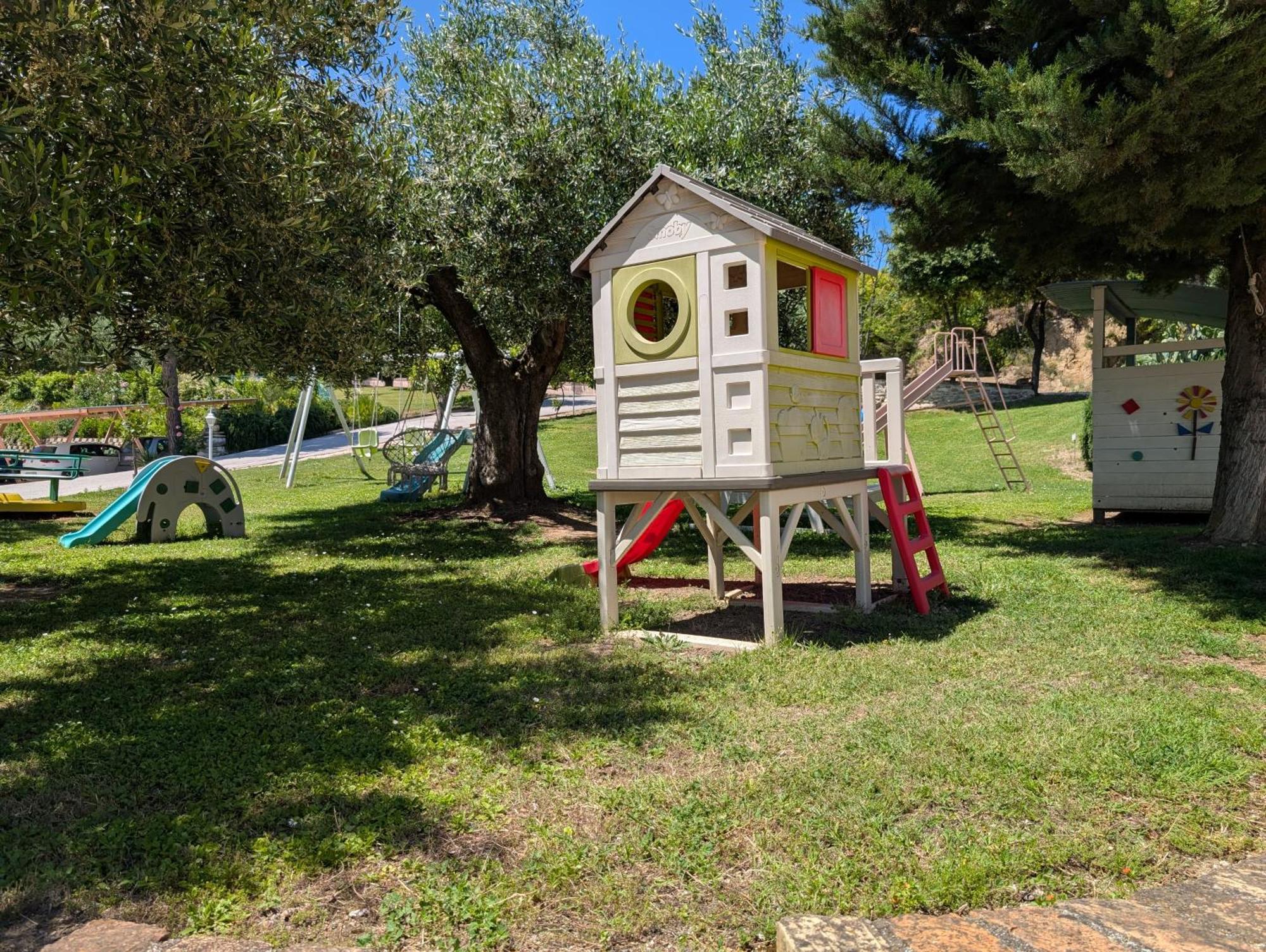 Agriturismo Case Al Sole Лорето Экстерьер фото